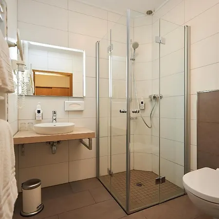 Flairhotel Hubertus Бад-Цвишенан