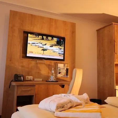 Flairhotel Hubertus Отель Бад-Цвишенан