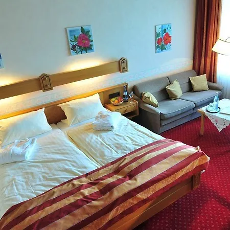 Flairhotel Hubertus 4* Бад-Цвишенан