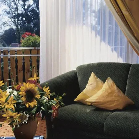 Flairhotel Hubertus 4* באד צווישנהם