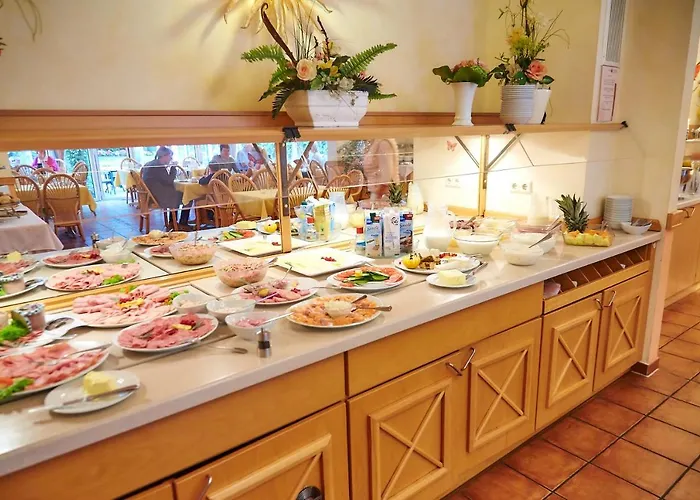 Отель Flairhotel Hubertus Бад-Цвишенан