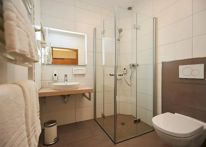 Flairhotel Hubertus Бад-Цвишенан