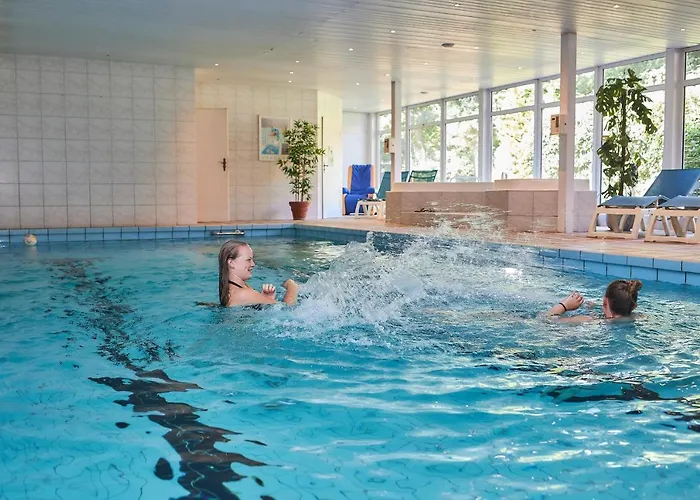 Flairhotel Hubertus Бад-Цвишенан