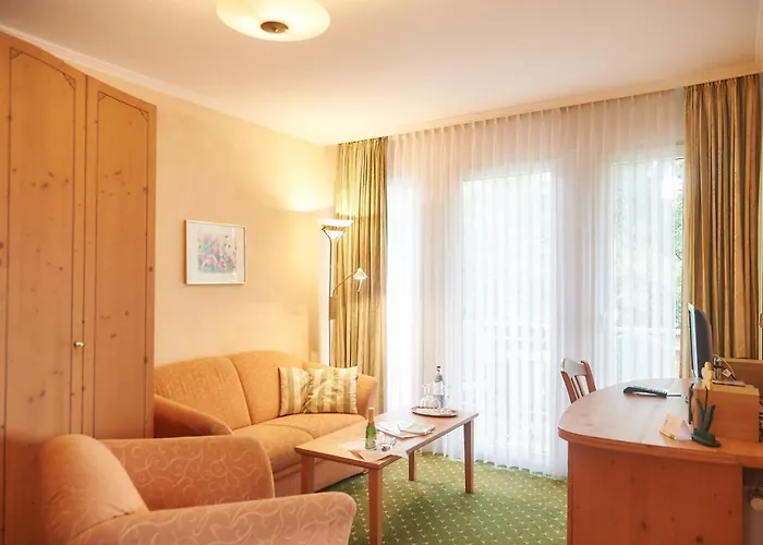 Flairhotel Hubertus Отель Бад-Цвишенан