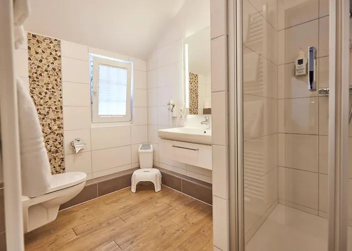 Отель Flairhotel Hubertus Бад-Цвишенан